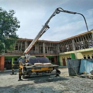 Harga Sewa Pompa Beton atau Concrete Pump