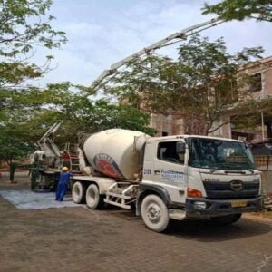 Harga Sewa Pompa Beton atau Concrete Pump